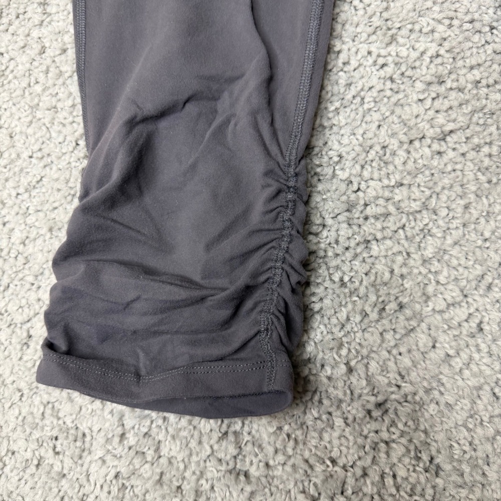 Beyond Yoga Life Time Fitness Gray Ruched Cropped Leggings Women Large SM14AW - Picture 5 of 6